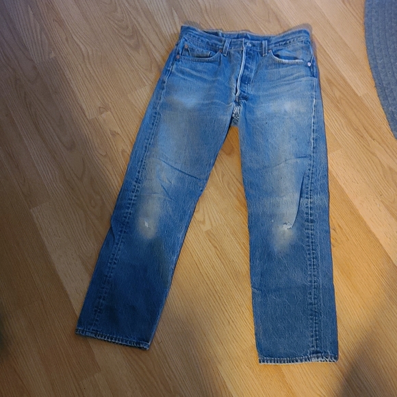 Levis 501 button fly de-stress jeans - Picture 4 of 11